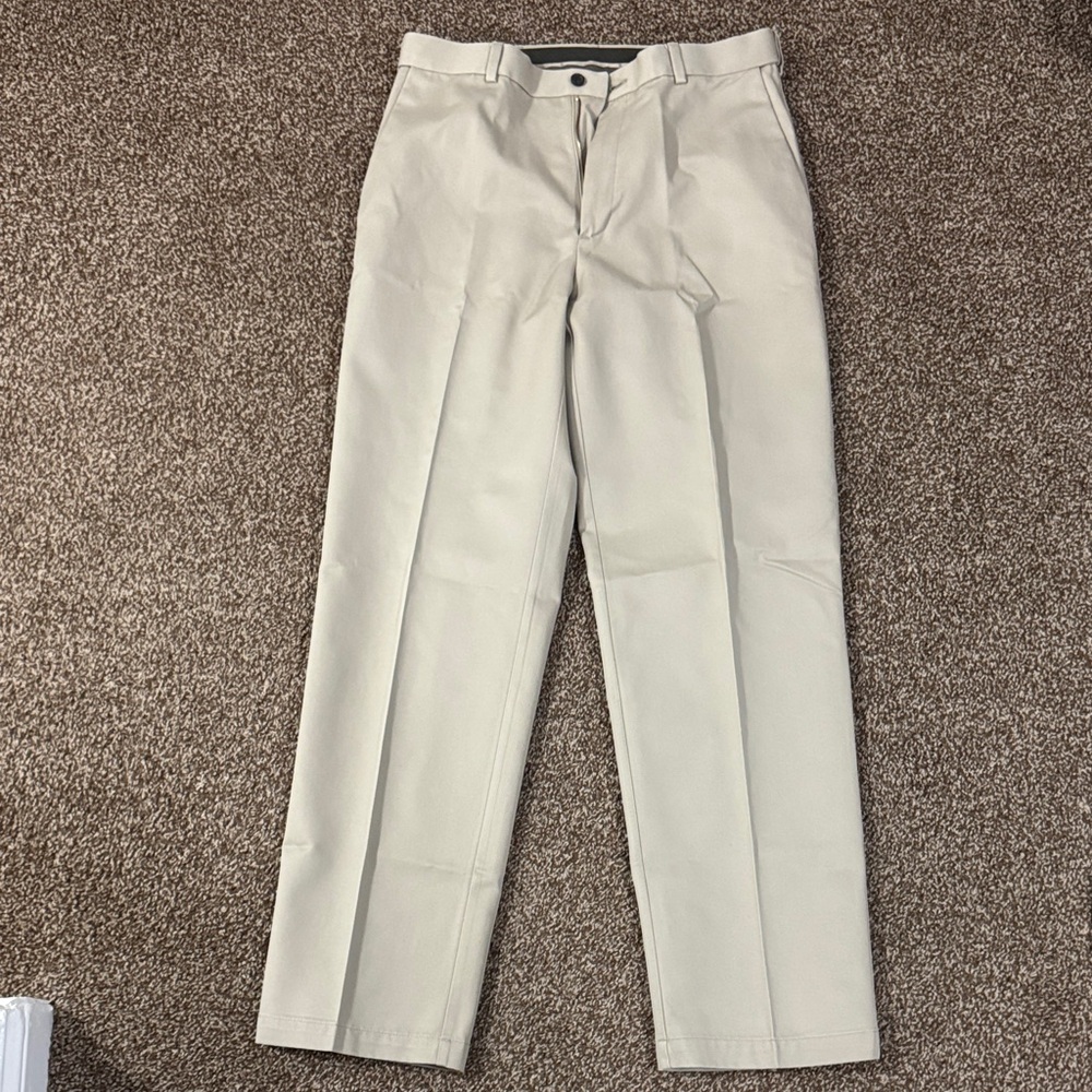 Haggar Men's Light Beige Chinos